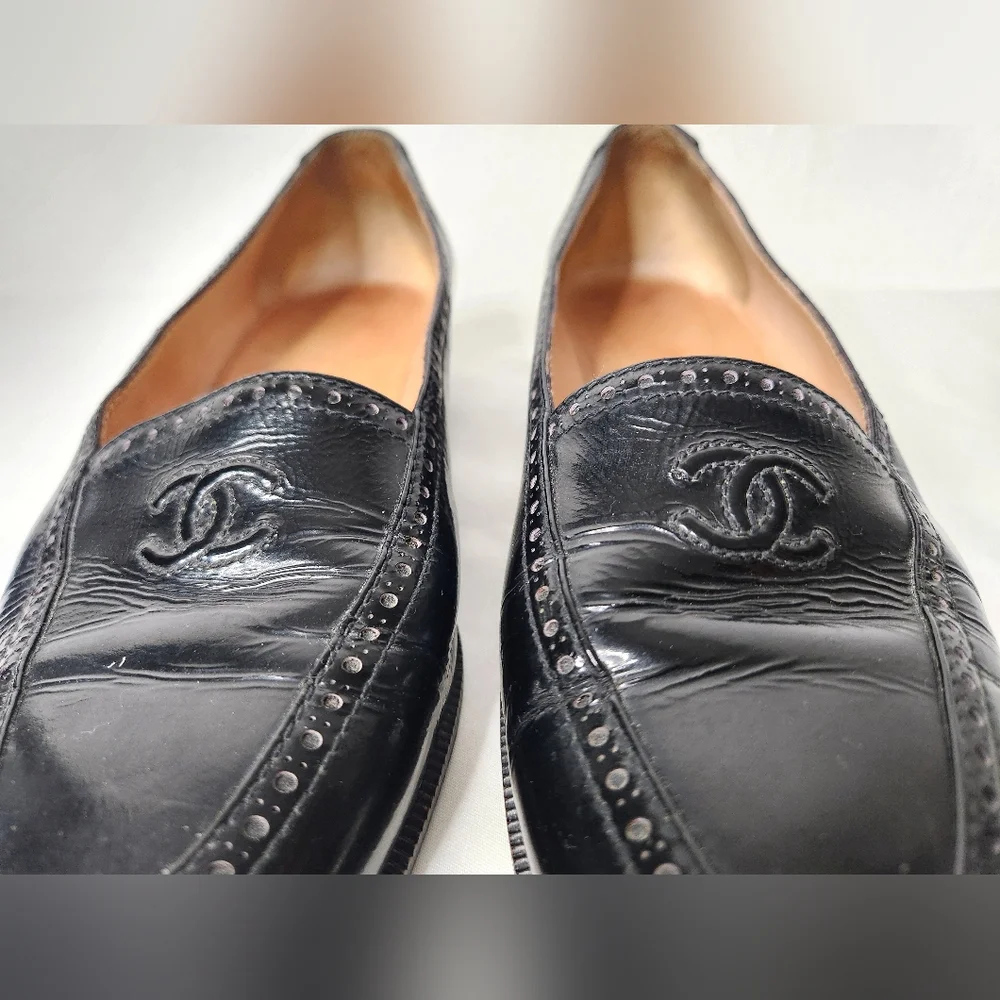 Chanel Black Calfskin Patent Leather Loafers Flats Italy CC Logo EU 37.5 - US 7 - Picture 11 of 15